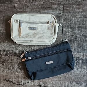 Baggallini Cream and Black Belt Bag Set